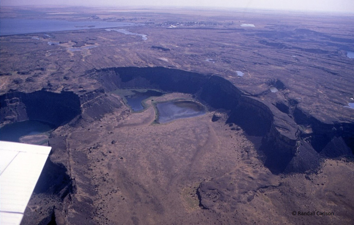 Dry Falls: Massive extinct cataract in Washington State from the air